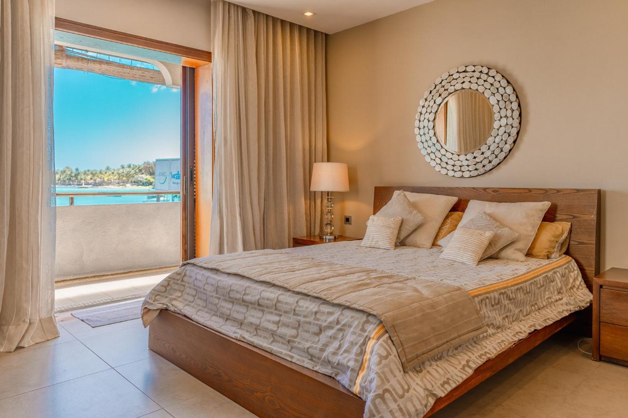 Beachfront Luxurious Stunning Sunset Boulevard Apartment, Grand-Baie Dış mekan fotoğraf